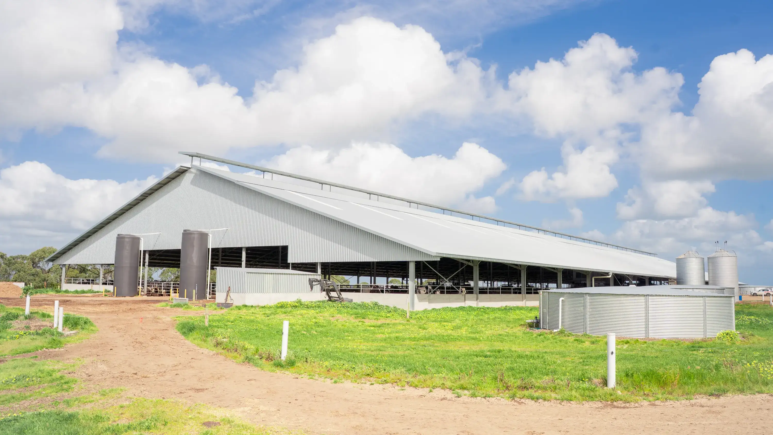 The outside of Darren Vickers barn
